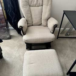 Best Home Furnishings Glide Rocking Chair With Ottoman. Amazing Condition 