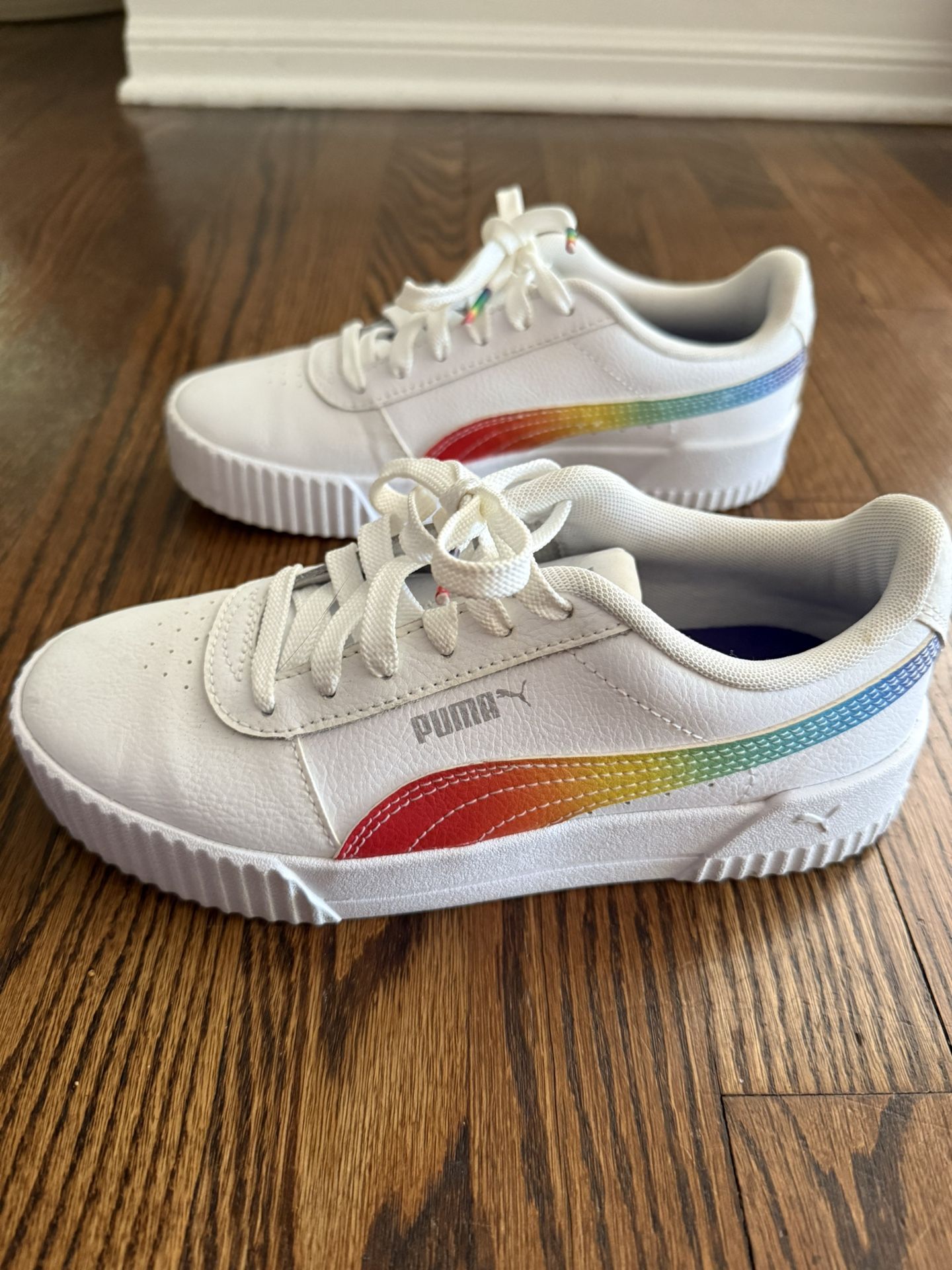 Women’s White Puma 6.5