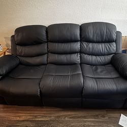 RECLINING COUCH & LOVE SEAT 