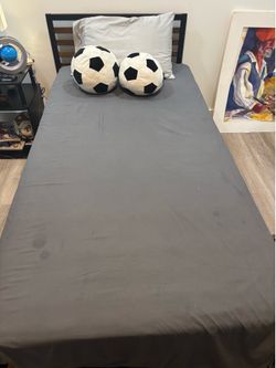 Twin size bed set (with Mattress and Box Springs)