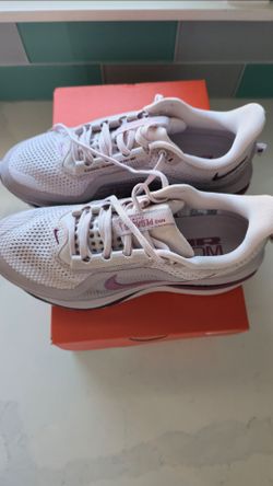 Nike zoom max 8.5 in woman's