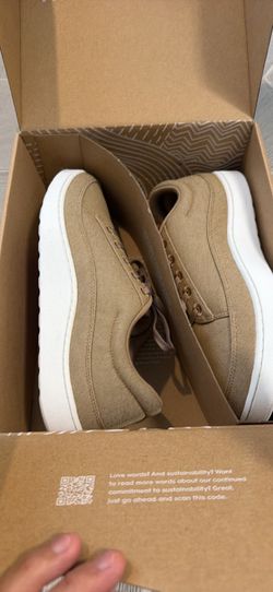 Brand new Allbirds Canvas Pacer shoes for sale.  Men’s.  Size 11.  Color: Hazy Beige