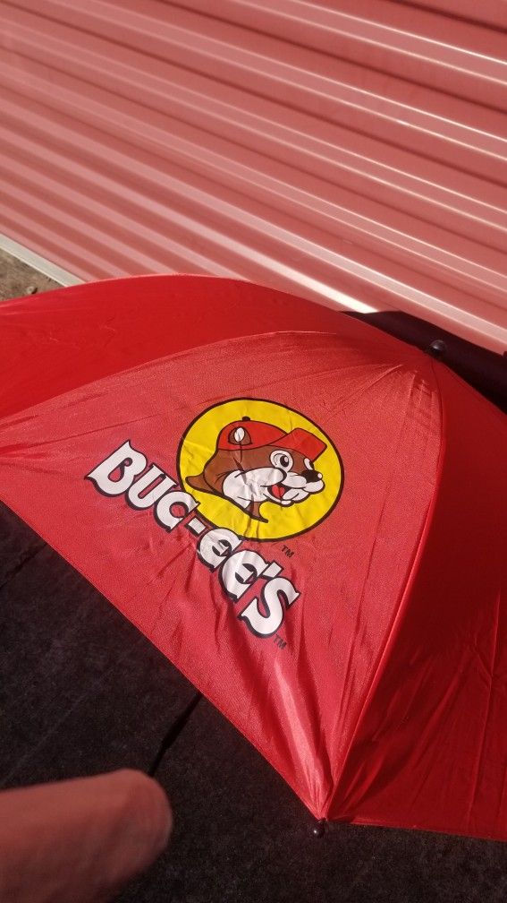 2 Buckeys Folding Chair Ummbrellas