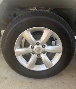 Lexus rims (send offers)