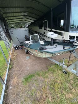 Bass boat / duck hunting boat