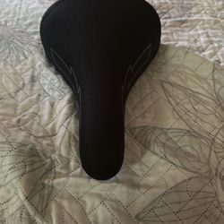 Brand New SE Seat (firm On Price Don’t Waste Time)