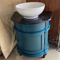 Vanity W Granite Top & Vessel Sink