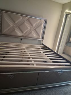 Bed frame n drawers