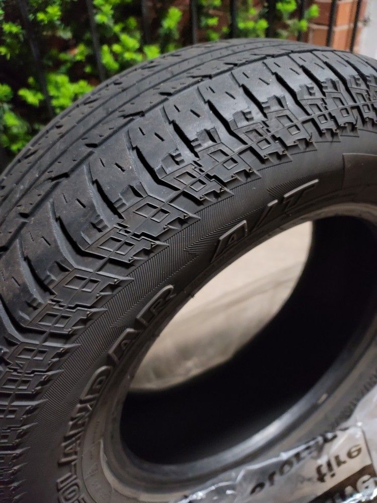 Yokohama Tire 215/70R16