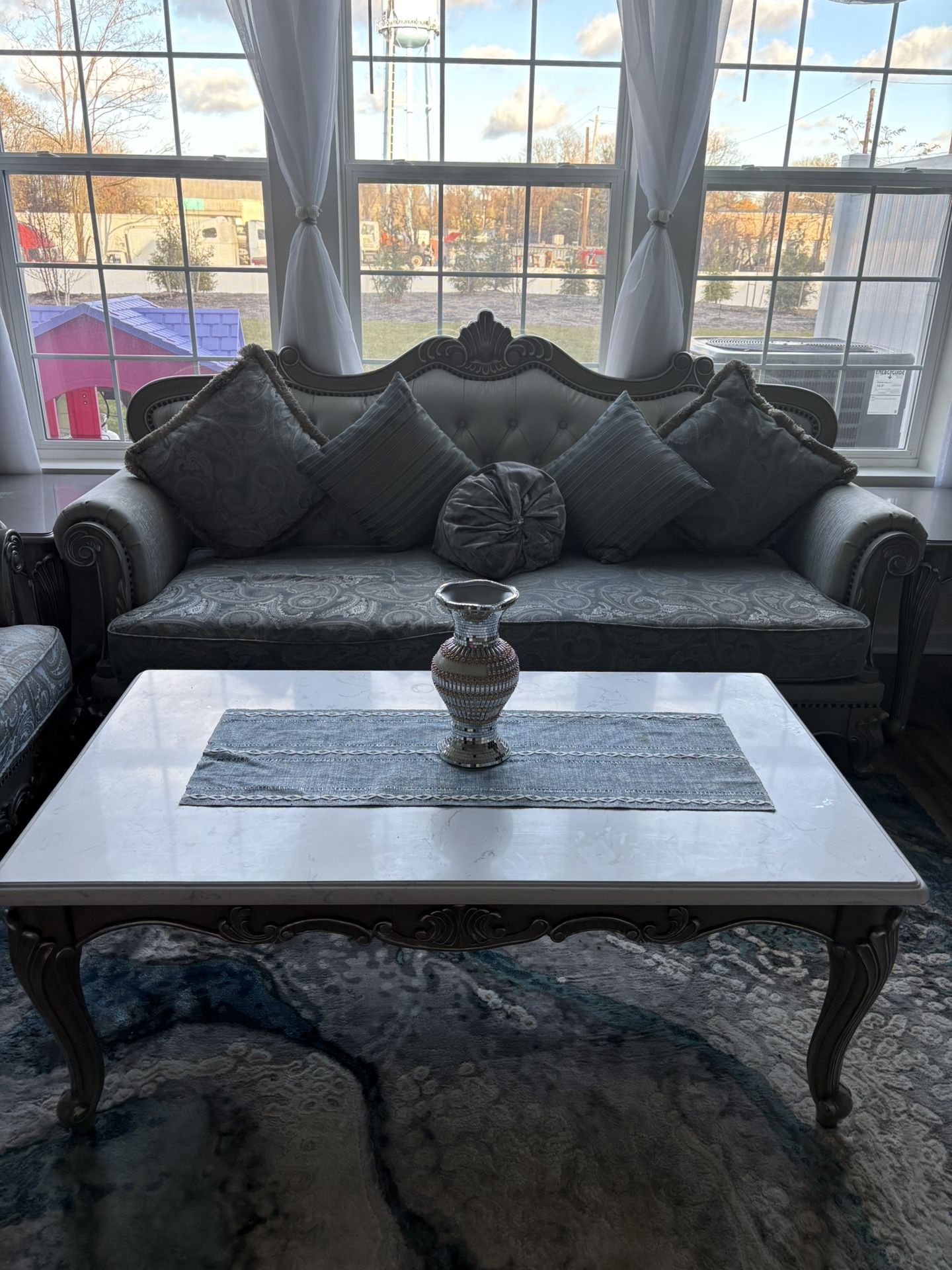 couch sofa love seat 2 end table and coffe table