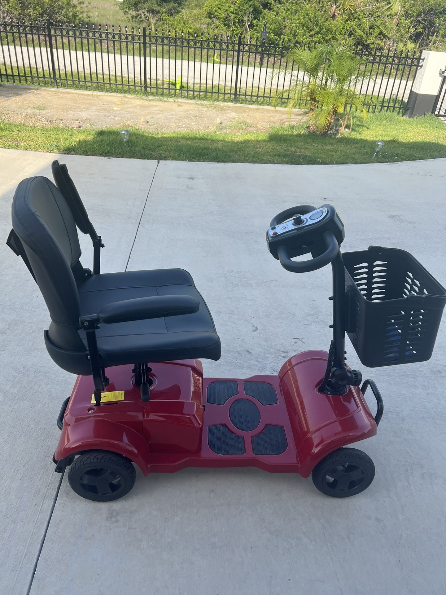 2025 Ease1 Red Scooter