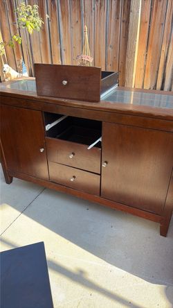 Dresser/Entertainment Center