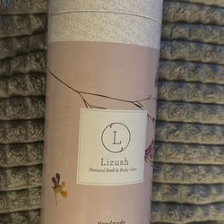 LIZUSH Natural Bath & Body Care NEW  3 Bath Bombs