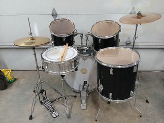 Complete Drum Set