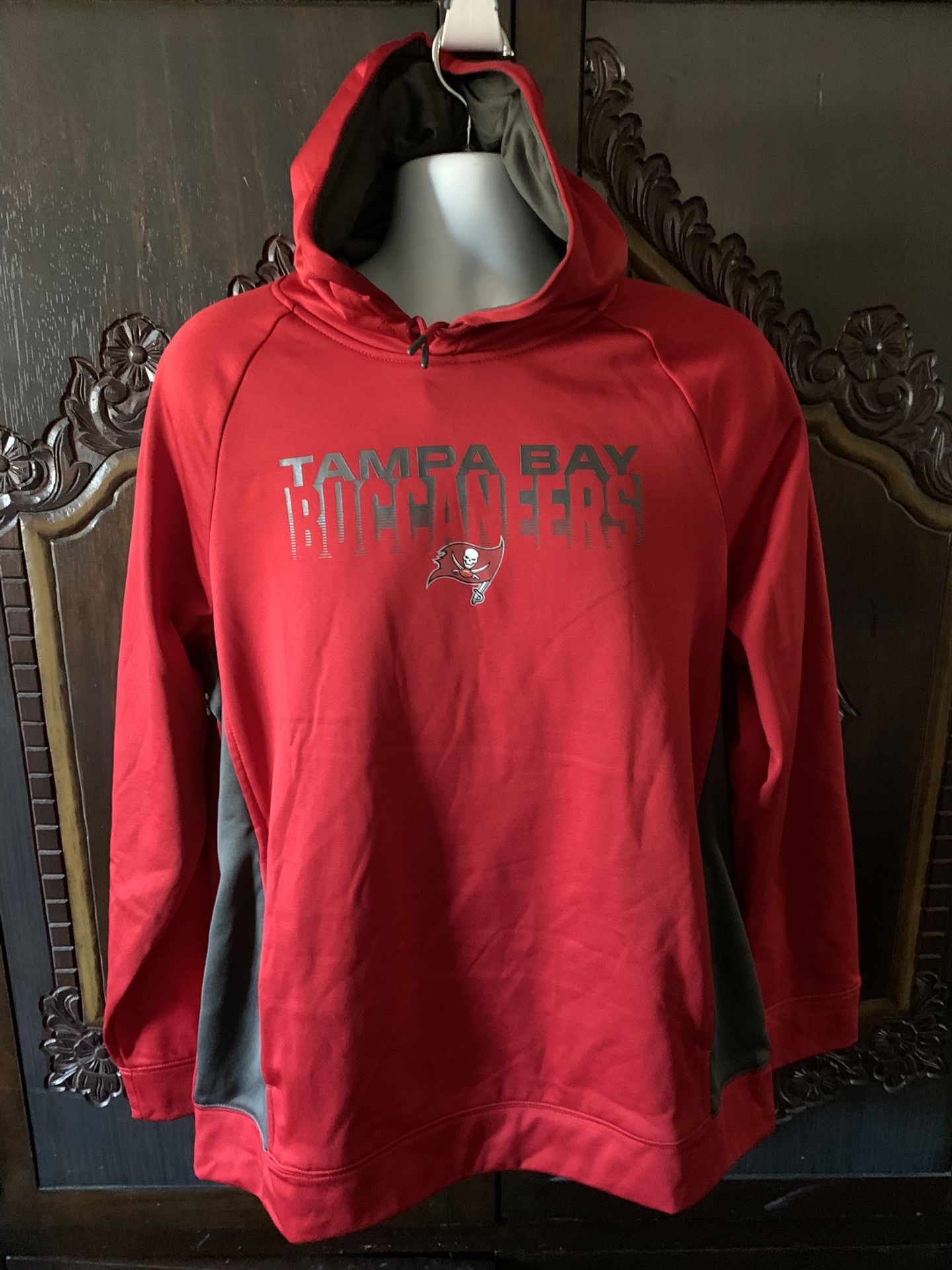 NWT Tampa Bay Buccaneers Men's XL Hoodie