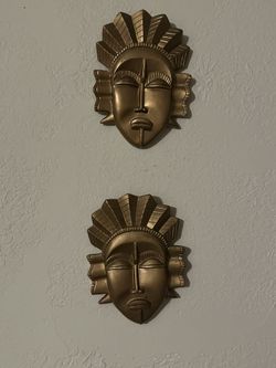 Gold Mask Decor
