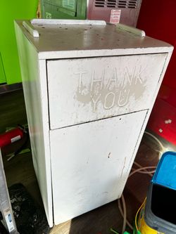 Garbage can container