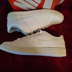 Nike Mens Court Royale 2 Sneaker New