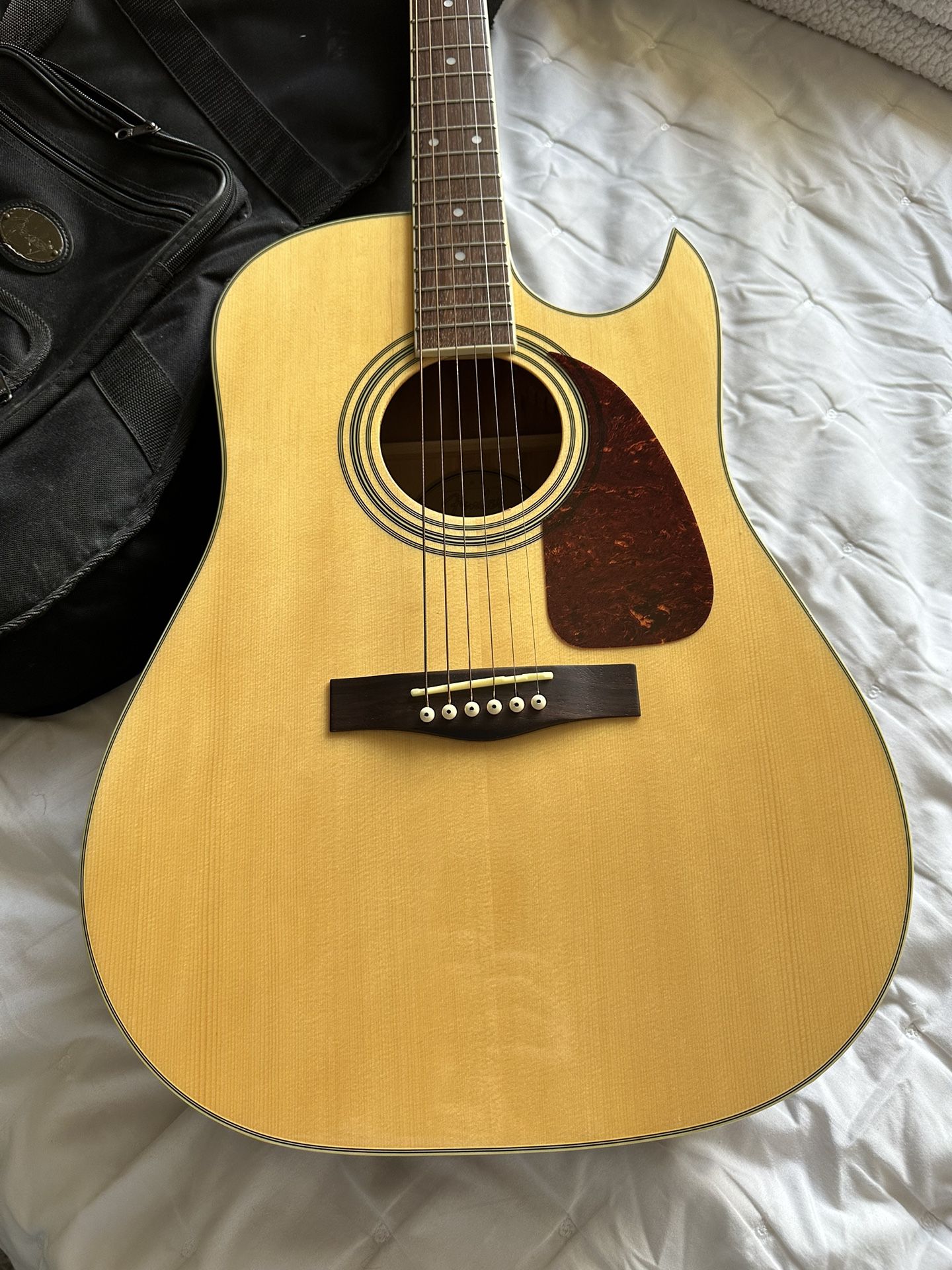 Fender acoustic electric guitar all working no issues.