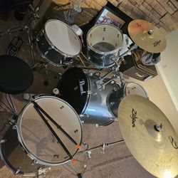 Drums Set Pearl  And Plates Ziljian