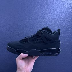 Black Cat Jordan 4