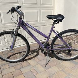 Colombia Trailhead Sport 21-Speed Ladies Bicycle