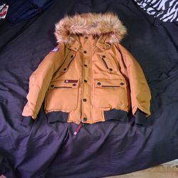 Canada Goose Size M  (10/12)