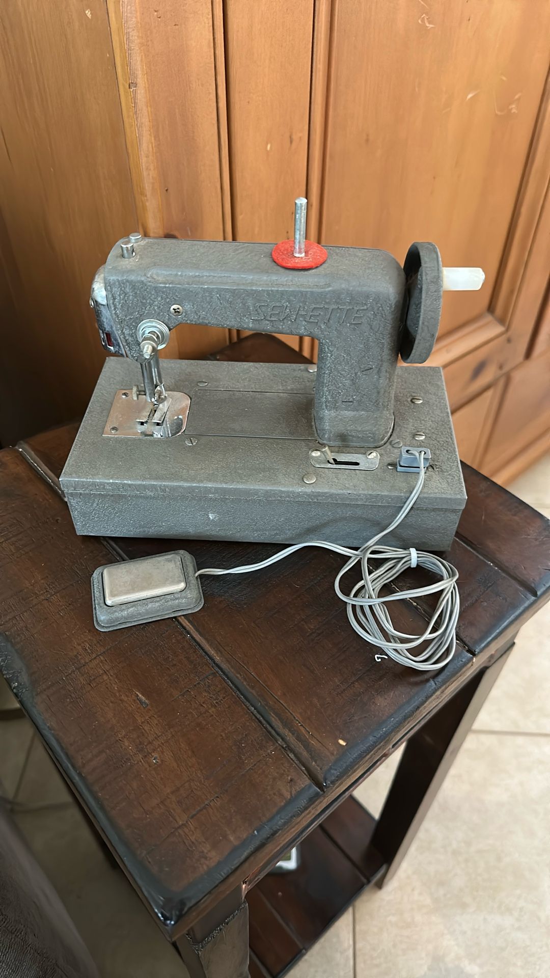 SEW-ETTE Toy Sewing Machine 
