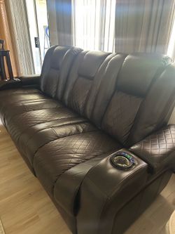 FREE!!!!Recliner couch ….NEED GONE ASAP!! FREE!!!