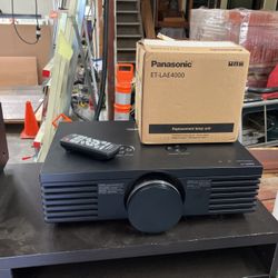 Panasonic Pt-ae4000 Projector