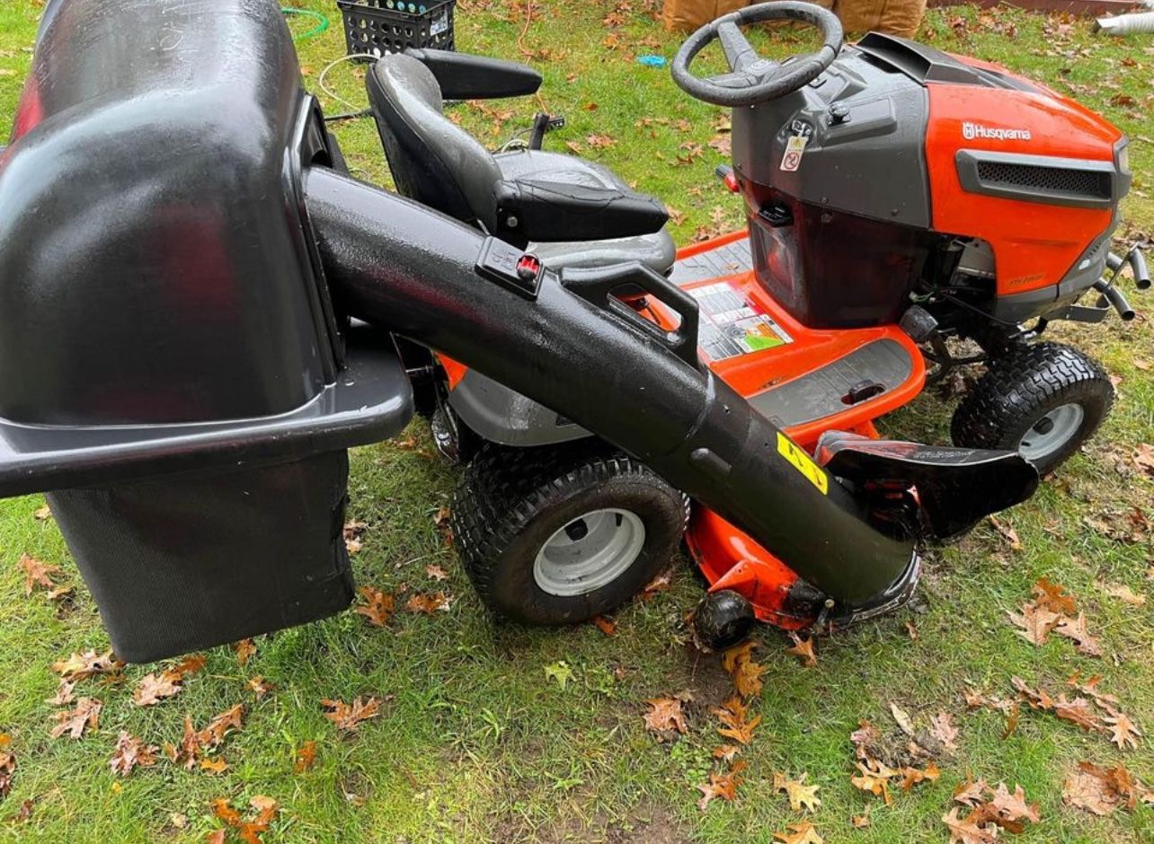 Husqvarna YTH24V48 with triple bagger for Sale in Lansing, MI OfferUp