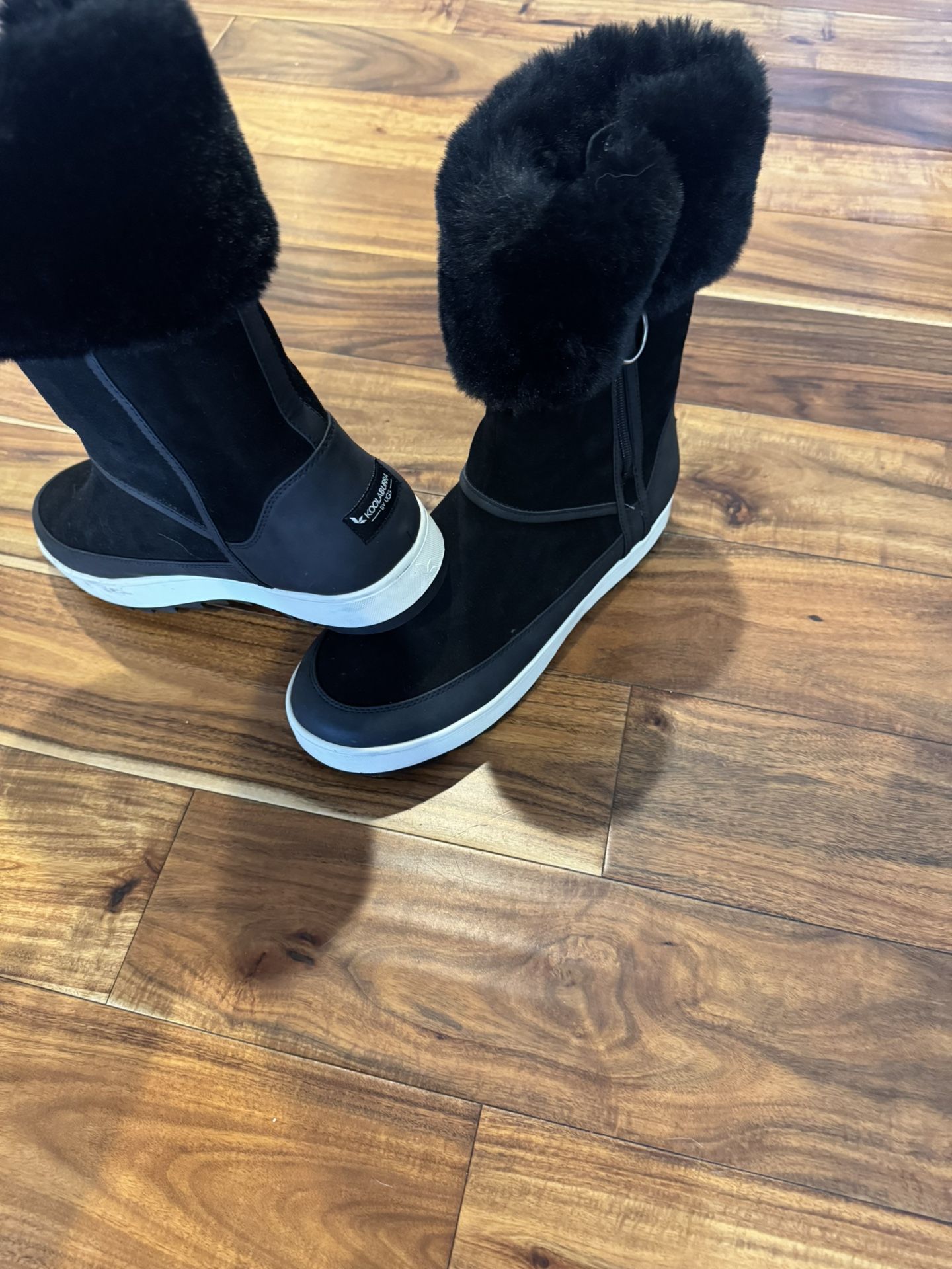Size 11 Women’s Snow Boots