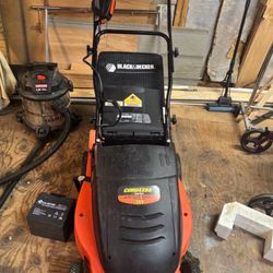 LOW PRICE MOVING- AS IS BLACK AND DECKER LAWN MOWER 
