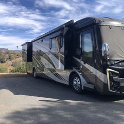 ENTEGRA ASPIRE 40 Foot Diesel Pusher