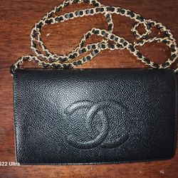 Vintage Chanel CC Log Bifold Caviar Wallet