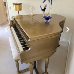 Mason Baby Grand Piano – Antique (1917) – Beautiful Statement Piece