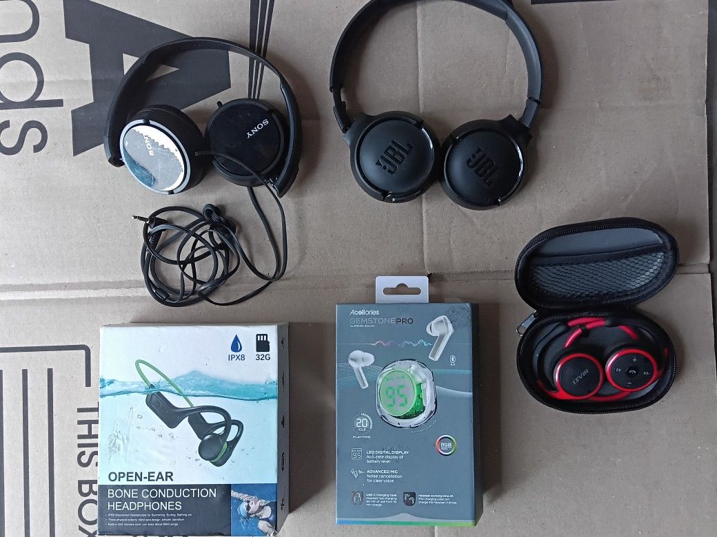 Headphones & Earbuds Bundle