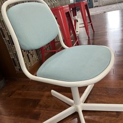 Rotating Kids Office Chair 