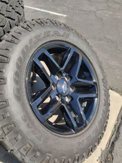 Chevy Silverado pickup truck Yukon GMC wheels and tires