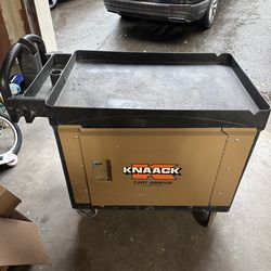 Rubbermaid cart with knaack armor