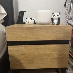 Nightstands/bedside table