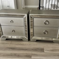 Farrah Collection Champagne Mirror nightstands By Pulaski Furniture