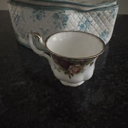 Tea Cups Royal Albert Old Country Roses