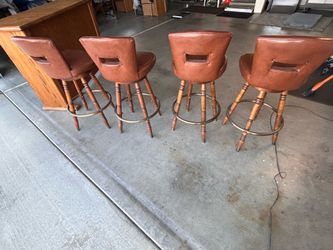 4 Bar Stools