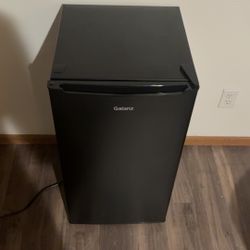 galanz mini fridge