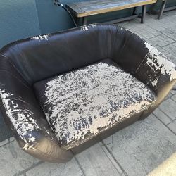 Free Oversized Chair / Small loveseat 