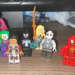 lego minifigures (READ DESCRIPTION‼️)