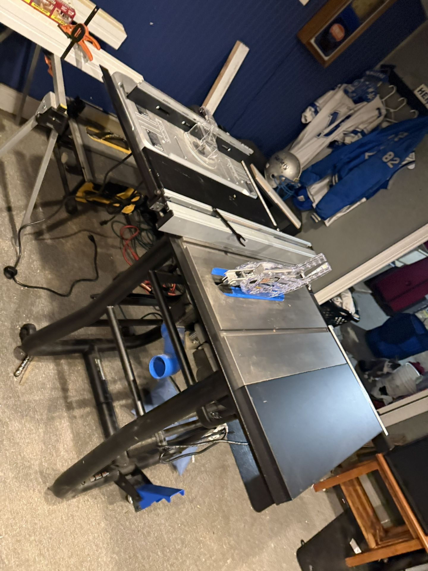 Woodworking Tablesaw & Router Table With Router