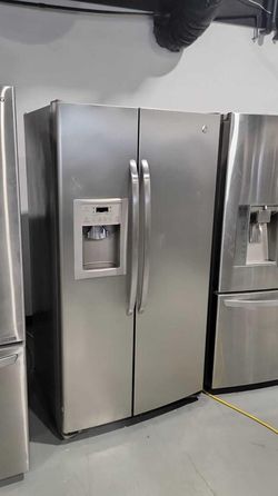 GE Side-by-Side Stainless Steel Refrigerator Fridge
