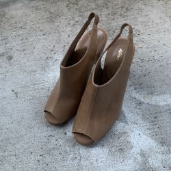 Tan Heels Size 9